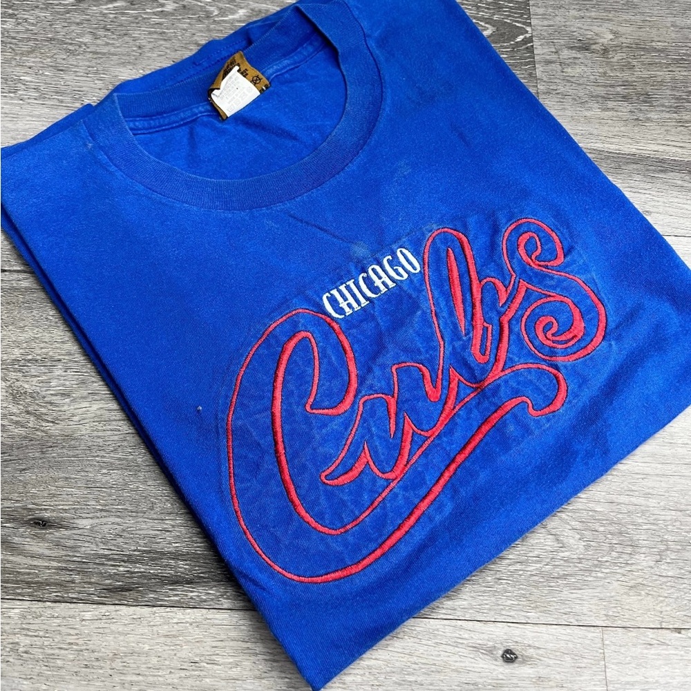 Vintage 90s Nutmeg Chicago Cubs T-Shirt Men’s Medium Blue Red Script MLB Tee